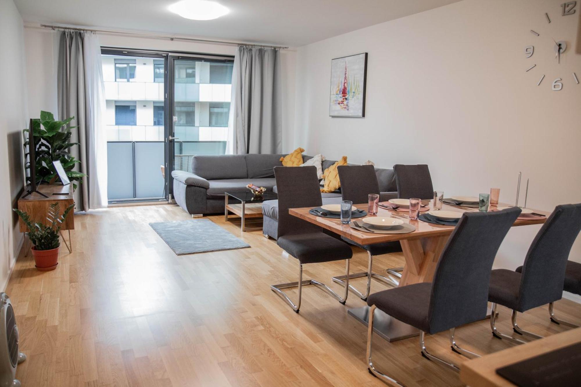 Newly Built Apartment With Balcony, Ac And Free Indoor Garage Prága Kültér fotó